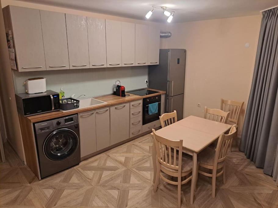 Markapart 3 - Apartment In Downtown Ruse Extérieur photo